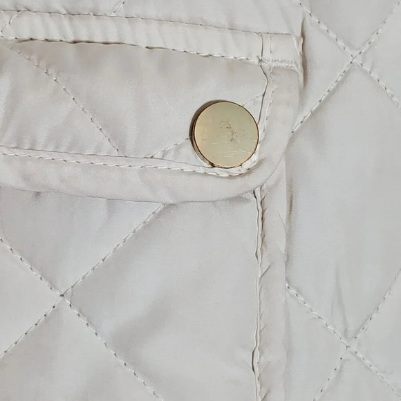 St. Johns Bay Womens Quilted Puffer Vest Large off white 2 Pockets Gold Zip - Picture 7 of 7